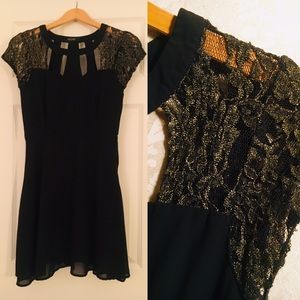 💕NWOT Sugarhill Boutique Good As Gold Dress -Sz 8